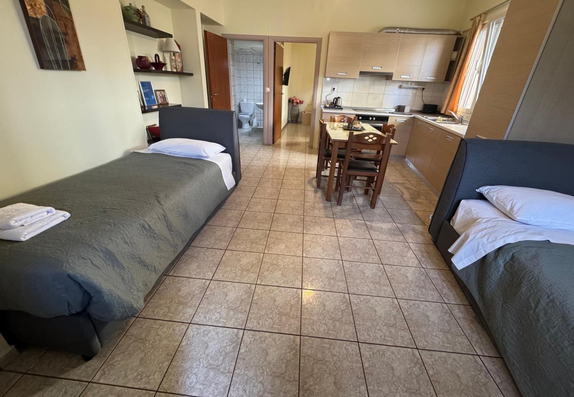 George Airport Apartments Ираклио Екстериор снимка